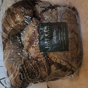 Lauren Ralph Lauren 7 piece queen comforter set